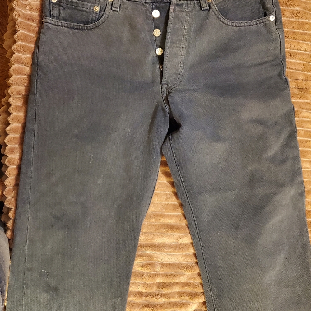 Levis - Picture 6 of 7